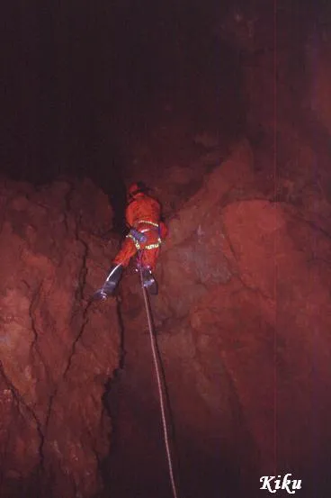 Fotografia de PLA DE BASSIOLES,  AVENC DEL (2 de 5)