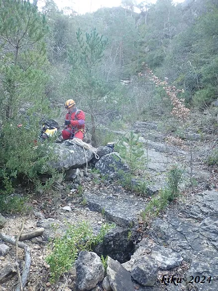 Fotografia de BARRANC DE LA FORADADA, AVENC DEL (1 de 9)