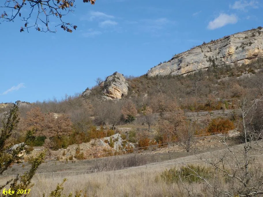 Fotografia de ROQUES PERONYES, COVA DE LES (1 de 2)