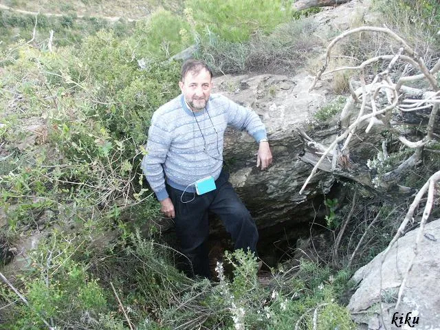 Fotografia de BASSA DE LA LLACUNA, AVENC DE LA (1 de 5)