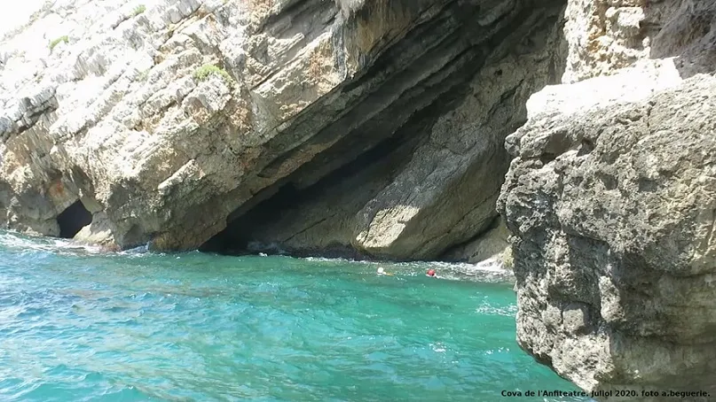 Photograph of AMFITEATRE, COVA DE L' (4 of 9)