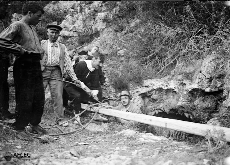 Fotografia de ROCA,  AVENC D'EN (2 de 20)