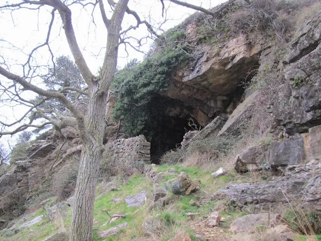 Photograph of CURRO-FONT DELS ADELLS, COVA DEL (1 of 4)