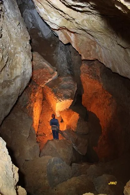Fotografia de CAMPANES, COVA DE LES (3 de 5)