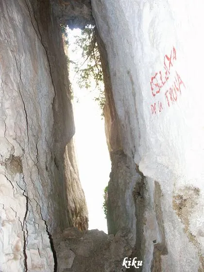 Fotografia de TRONA, ESCLETXA DE LA (6 de 7)
