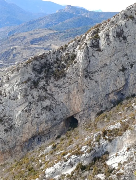 Fotografia de CERNERES, COVA PETITA DE (3 de 3)