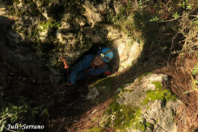 Fotografia de MAS D'EN TONI, COVA-AVENC DEL (2 de 12)
