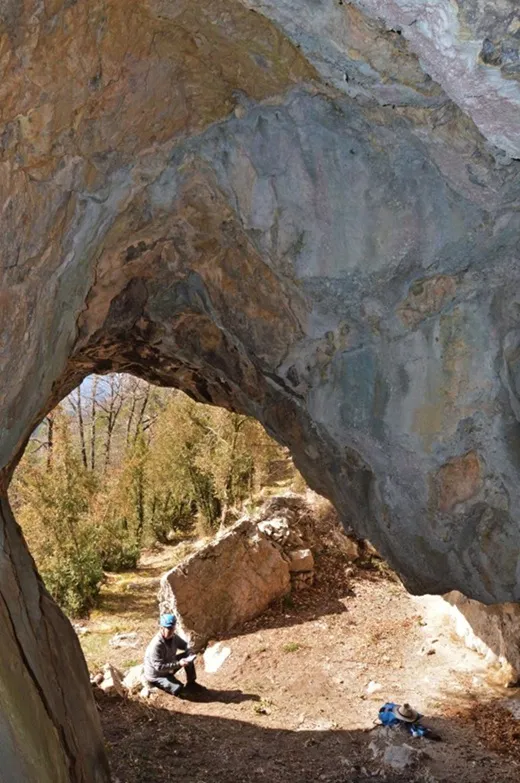 Photograph of COT, BAUMES DE LA (2 of 4)
