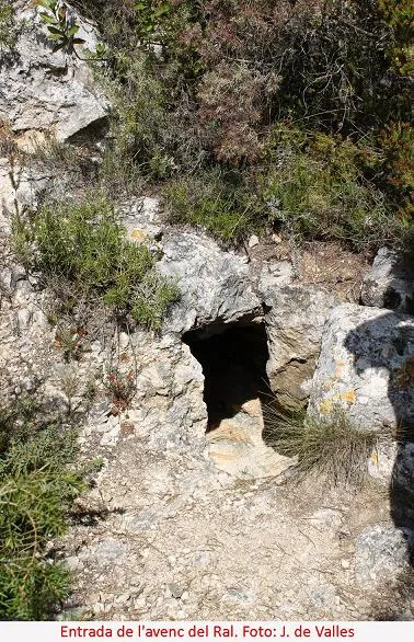 Photograph of RAL, AVENC DEL - SANT SALVADOR, COVA DE (2 of 5)
