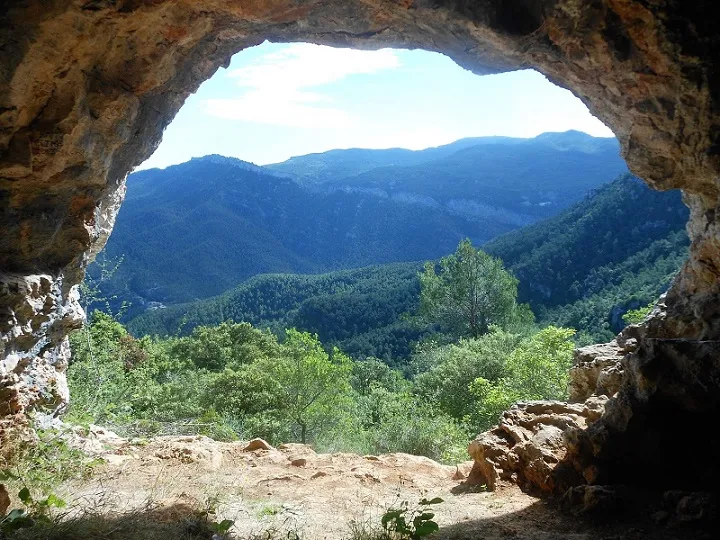 Photograph of DUES BOQUES, COVA DE LES (4 of 4)