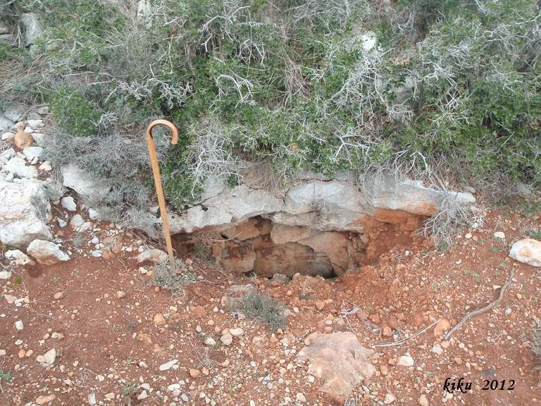 Fotografia de CORRALS DE CAMPGRÀS, AVENC DELS (1 de 2)