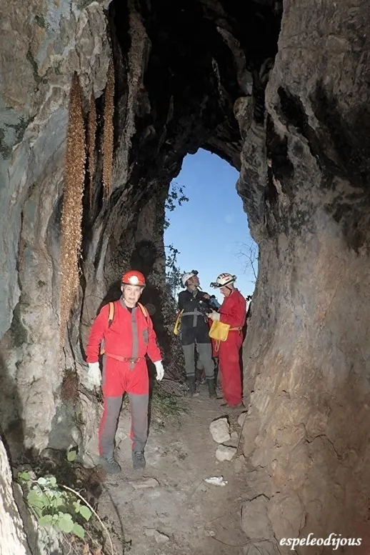 Fotografia de NEGRA DE CORÇÀ, COVA (3 de 14)