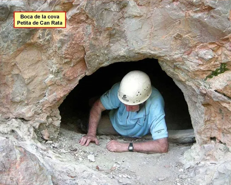 Fotografia de CAN RATA, COVA PETITA DE (1 de 3)