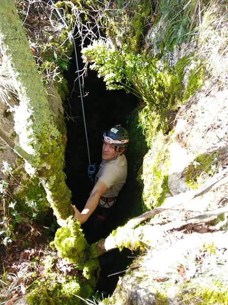 Photograph of ROCA SABEIA, AVENC Nº2 DE LA (1 of 4)