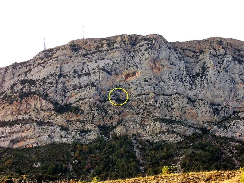 Fotografía de NEGRE DE LA ROCA DE SET COMELLES, FORAT (2 de 2)