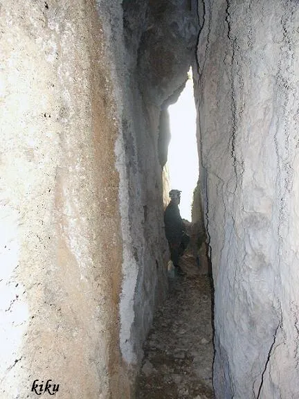 Fotografia de TRONA, ESCLETXA DE LA (4 de 7)
