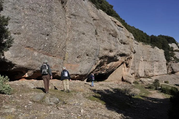 Photograph of ÒBITS, ELS (1 of 6)