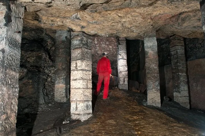 Photograph of TÚNEL DE L'ARGENTERA, COVA DEL (7 of 12)