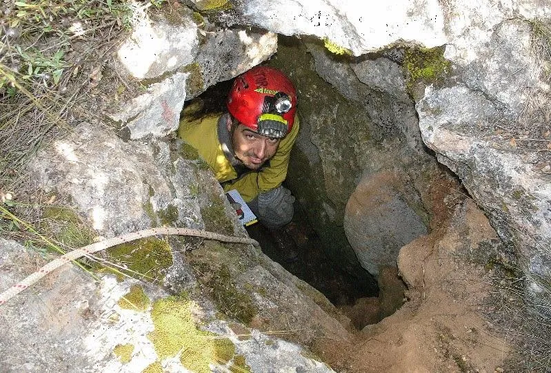 Fotografia de ESCALFOR, AVENC DE L' (2 de 5)