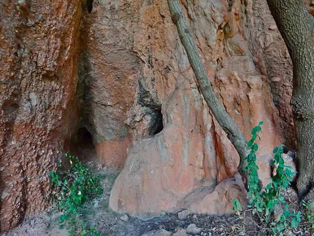 Fotografia de CAP DEL FARAÓ, COVA DEL (1 de 3)