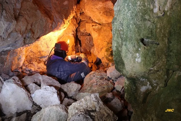 Photograph of OR, COVA PETITA DE L' (3 of 3)