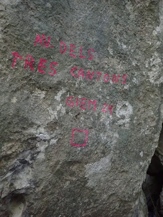Fotografía de TRES CANTONS, AVENC DELS (2 de 8)