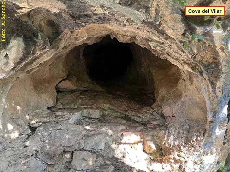 Fotografia de VILAR, COVA DEL (1 de 5)