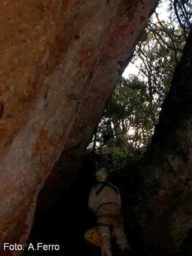 Fotografia de SOT DE LA BÓTA, AVENC DEL (2 de 4)
