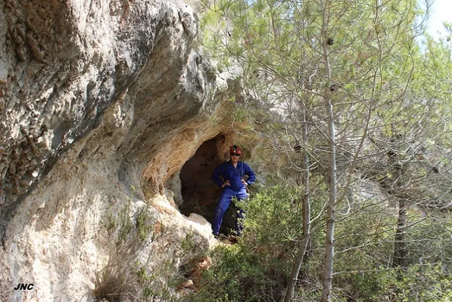 Photograph of JONCAR, COVA SUPERIOR DEL (1 of 4)