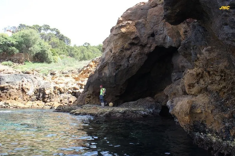 Fotografia de INFERN, COVA DE L' (1 de 5)