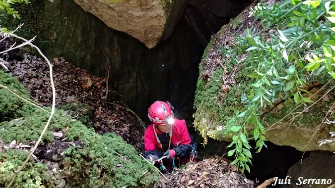 Fotografía de DOLINA, AVENC DE LA (3 de 4)