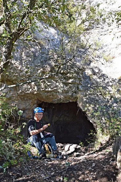 Fotografia de PLANA DE LA PINEDA, COVA DE LA (1 de 3)