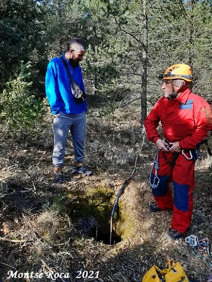Fotografia de FONT DEL PUJOL, AVENC DE LA (1 de 10)