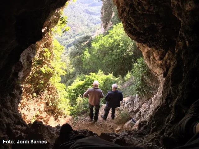 Fotografía de AGULLES,  COVA DE LES (2 de 3)