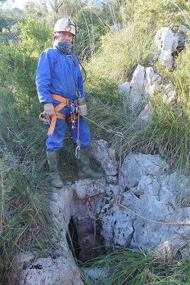 Fotografía de AMISTAT, AVENC DE L' (1 de 4)