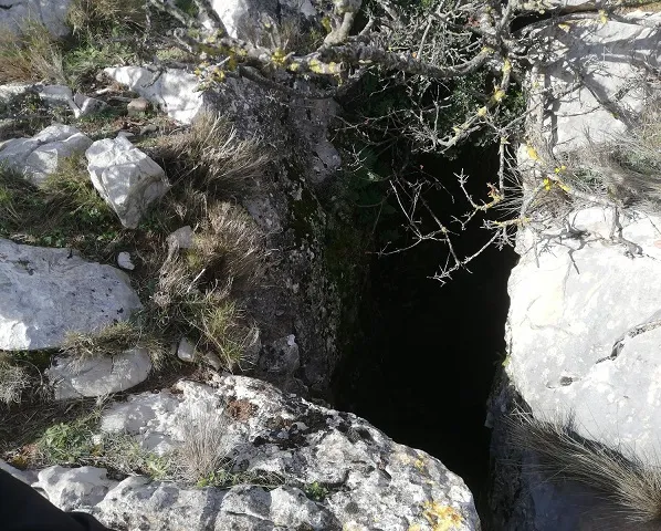 Photograph of MONT-REDON, AVENC DE (1 of 1)