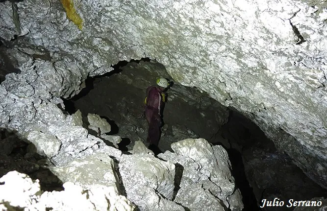 Photograph of ROTGERS (R-2, R3, R-4, R-5, R-6),  COVA DE (12 of 34)