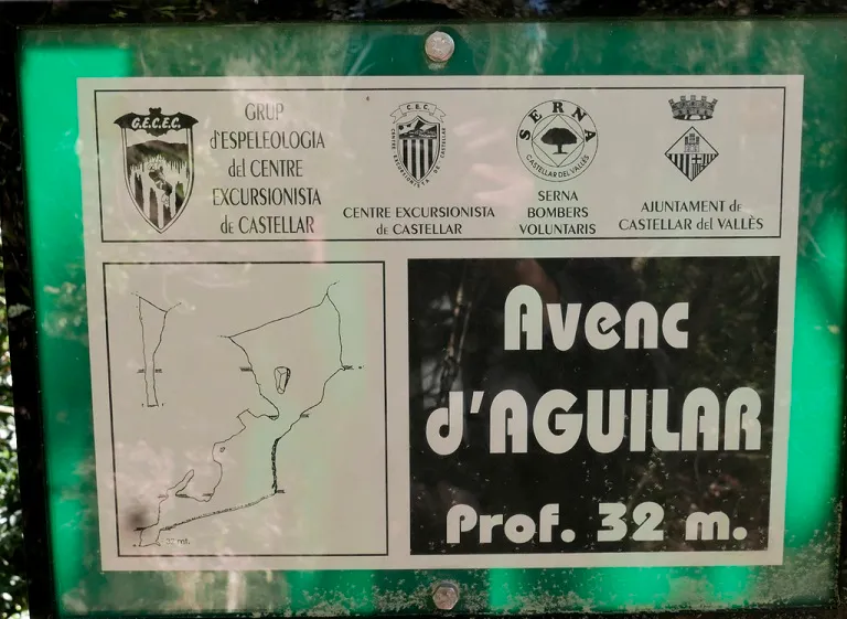 Fotografía de AGUILAR, AVENC D' (1 de 6)