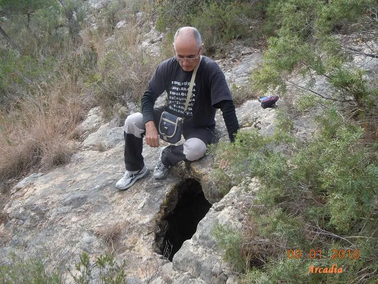 Fotografía de ROCA LLISA, AVENC DE LA (1 de 7)