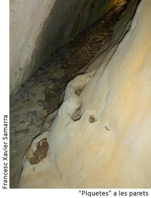 Fotografía de PIQUETES, COVA DE LES (3 de 4)