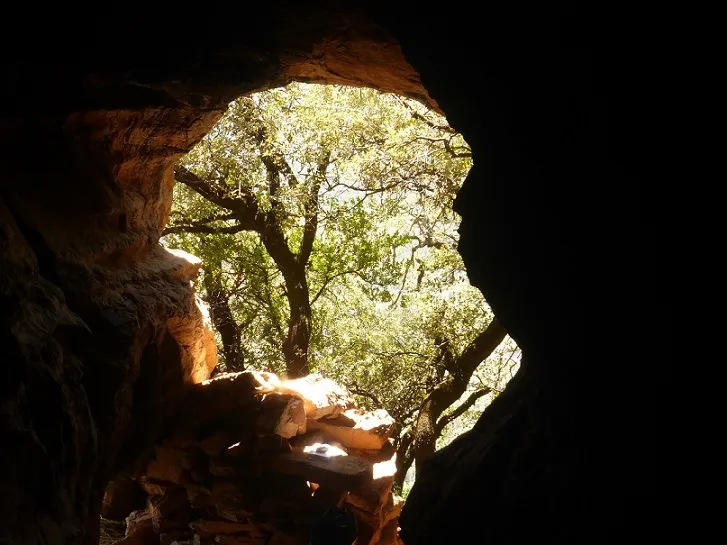 Photograph of NEGRE DE MIRAVALL, FORAT (1 of 2)