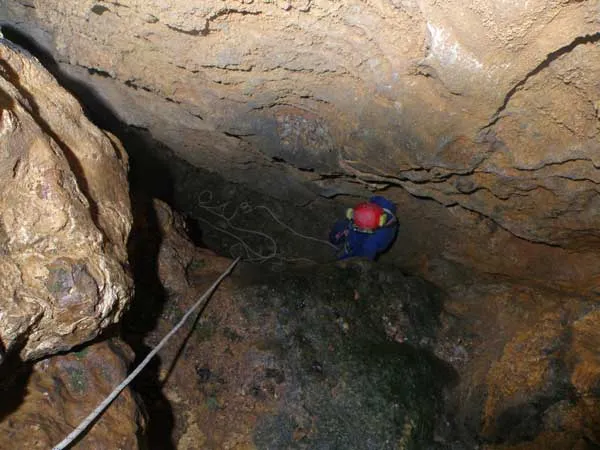 Fotografia de PENYES DEL FUSTER, AVENC DE LES (4 de 5)