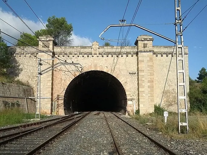 Photograph of TÚNEL DE L'ARGENTERA, COVA DEL (1 of 12)