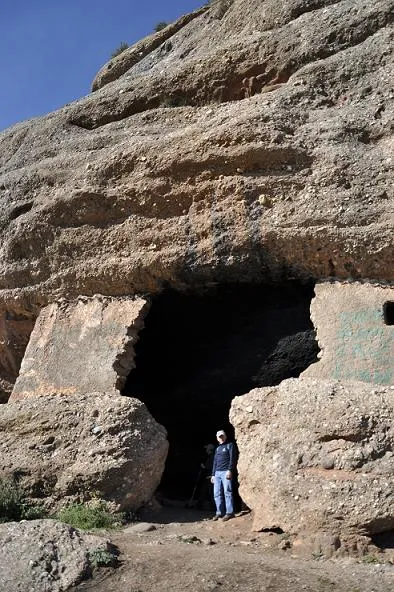Photograph of ÒBITS, ELS (4 of 6)