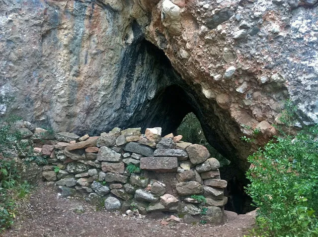 Photograph of HOSPITAL DE SANG DE MATA-RODONA, L' (2 of 3)