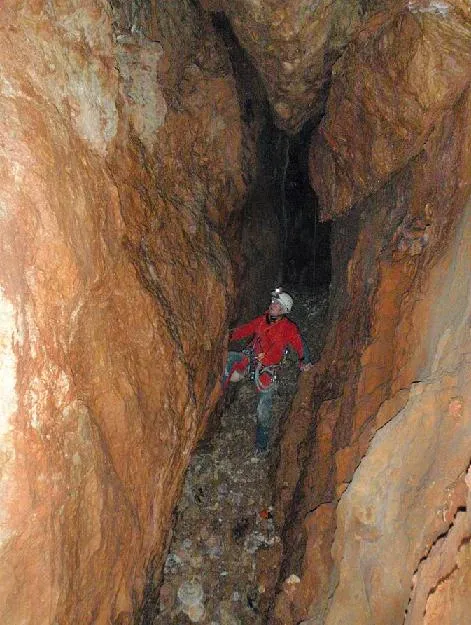Fotografia de ESCALFOR, AVENC DE L' (3 de 5)