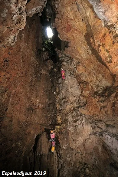 Fotografia de ROCA,  AVENC D'EN (14 de 20)