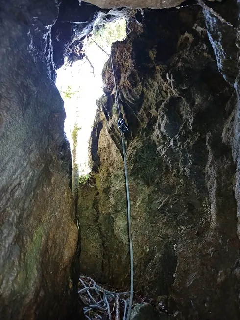 Photograph of ROCA SABEIA, AVENC Nº2 DE LA (2 of 4)