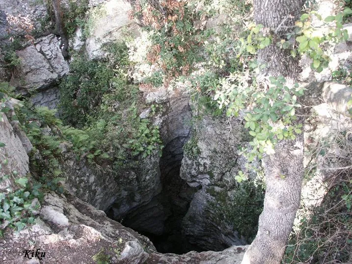 Fotografia de CAN SADURNÍ,  AVENC DE (5 de 5)