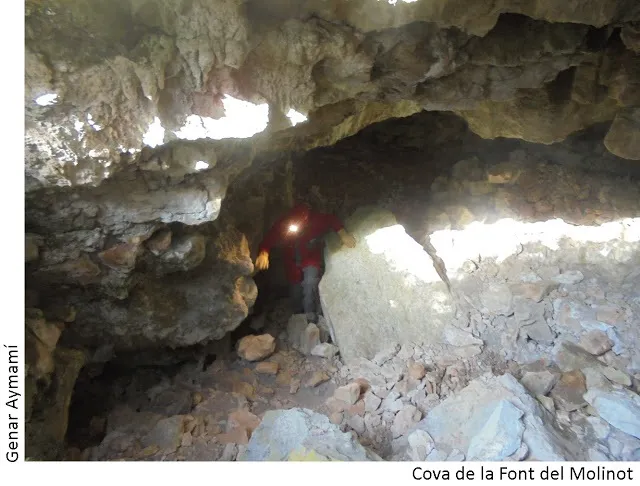 Fotografía de FONT DEL MOLINOT, COVA DE LA (2 de 3)